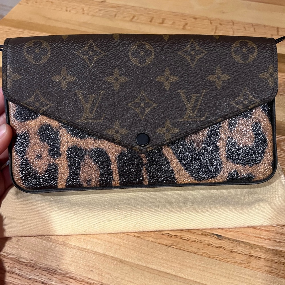 Louis Vuitton Monogram Leopard Pochette Félicie